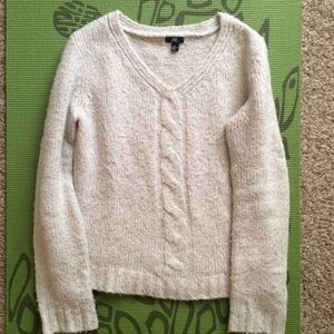 White v-neck knit sweater